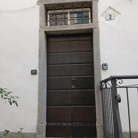 Casa Giacomina Couette-café Perledo